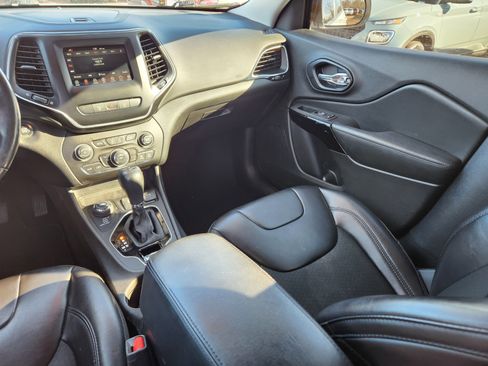 Used 2021 Jeep Cherokee Latitude Plus image 14