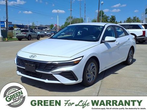 Certified 2024 Hyundai Elantra SEL FWD image 1