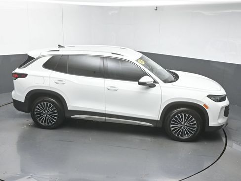 Used 2025 Volkswagen Tiguan S FWD image 49