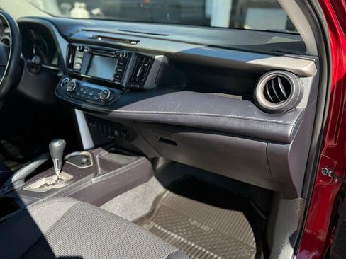Used 2018 Toyota RAV4 XLE image 10