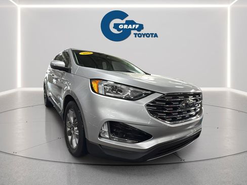 Used 2019 Ford Edge Titanium w/ Cold Weather Package AWD/4WD image 3