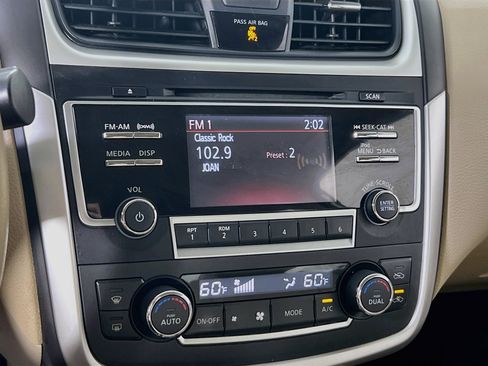 Used 2017 Nissan Altima 2.5 SV FWD image 14