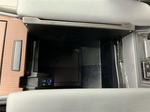 Used 2024 Toyota Sienna LE image 26