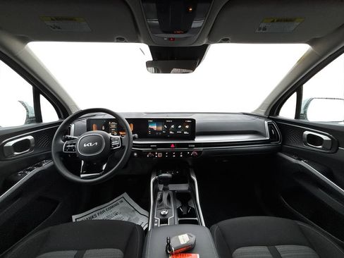 Certified 2025 Kia Sorento LX image 15