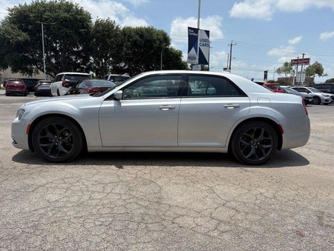 Used 2023 Chrysler 300 S RWD image 6