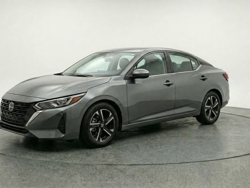 Used 2025 Nissan Sentra SV image 2