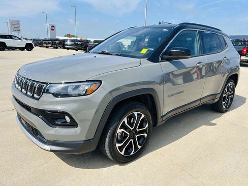 Used 2023 Jeep Compass Limited AWD/4WD image 32