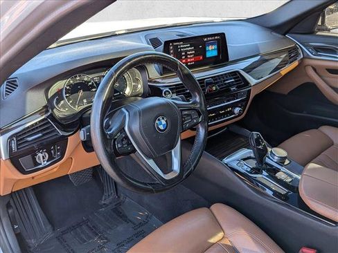 Used 2019 BMW 530i w/ Convenience Package RWD image 10