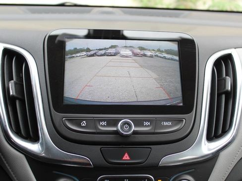 Used 2018 Chevrolet Equinox Premier image 21