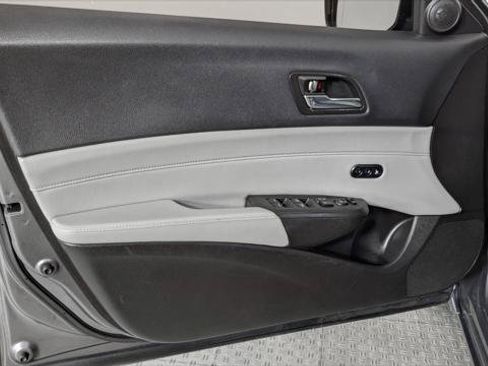 Used 2017 Acura ILX w/ Premium Package FWD image 13