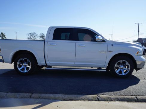 Used 2017 RAM 1500 Laramie w/ Convenience Group image 6