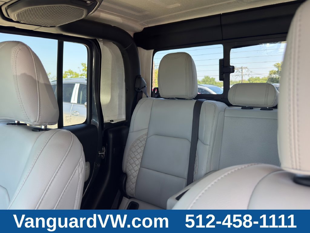 Used 2021 Jeep Gladiator Overland AWD/4WD image 11