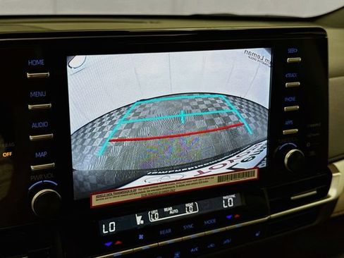 Used 2024 Toyota Sienna XLE w/ XLE Plus Package FWD image 14
