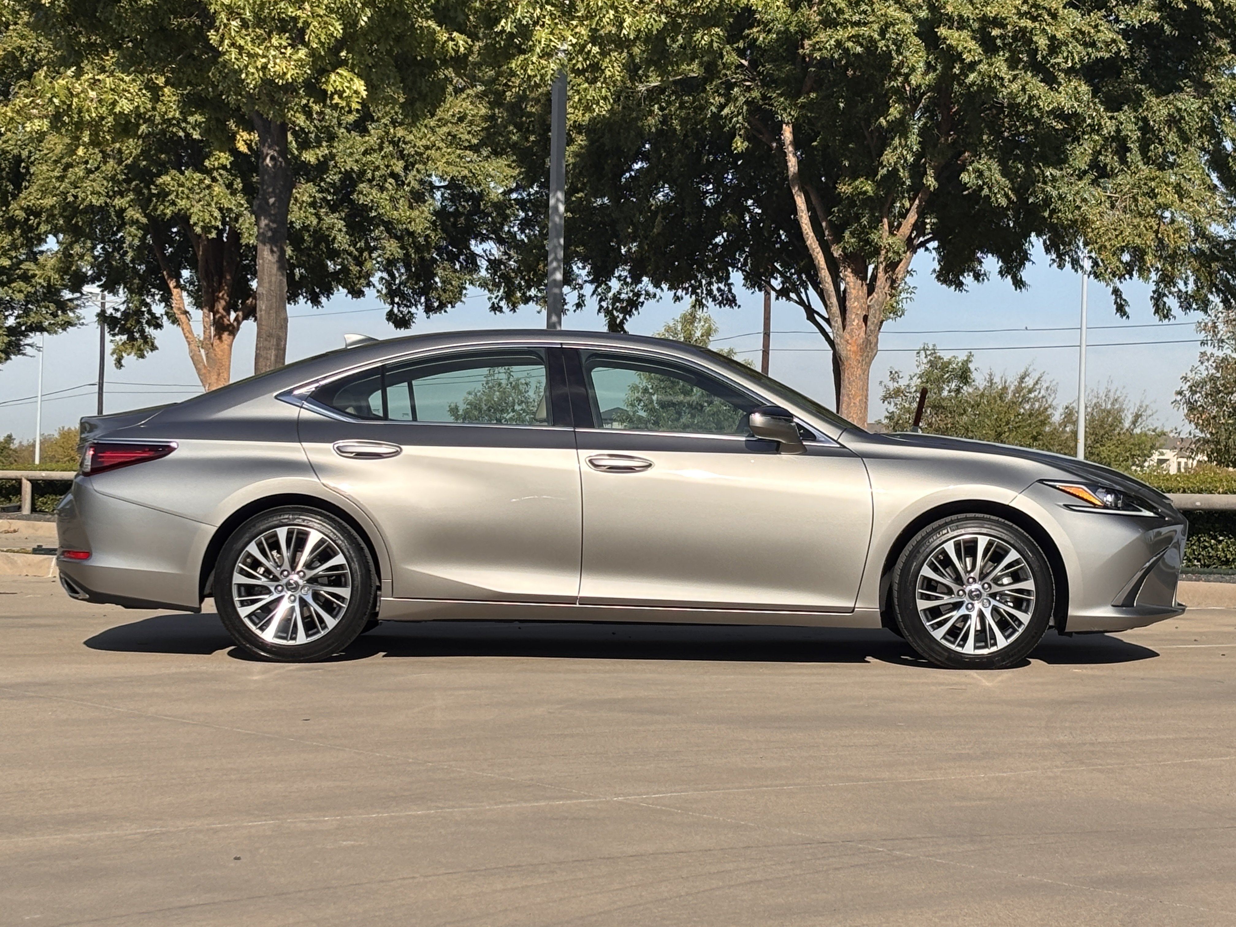 Certified 2020 Lexus ES 350 w/ Premium Package FWD image 6