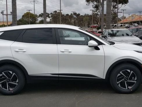 Used 2023 Kia Sportage LX FWD image 8