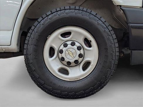 Used 2020 Chevrolet Express 3500 w/ Driver Convenience Package image 24