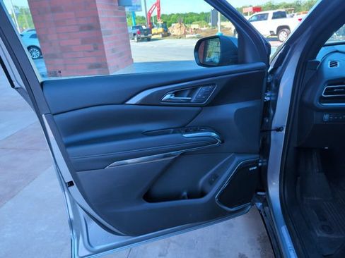 Used 2025 Chevrolet Traverse High Country w/ LPO, Floor Liner Package AWD/4WD image 12