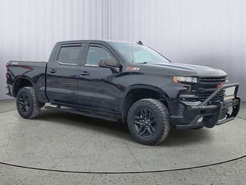 Used 2019 Chevrolet Silverado 1500 LT Trail Boss w/ Convenience Package image 2