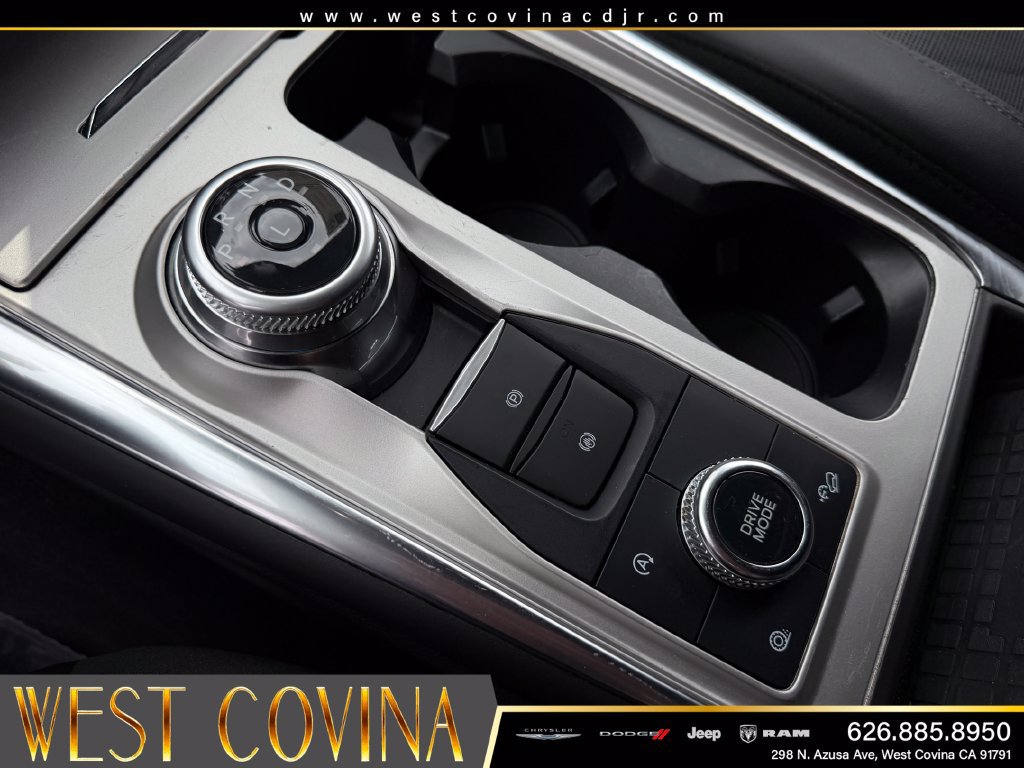 Used 2024 Ford Explorer Platinum w/ Technology Package AWD/4WD image 18