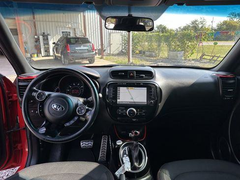 Used 2019 Kia Soul + image 13