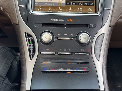 Used 2017 Lincoln MKX Reserve w/ Luxury Package image 23