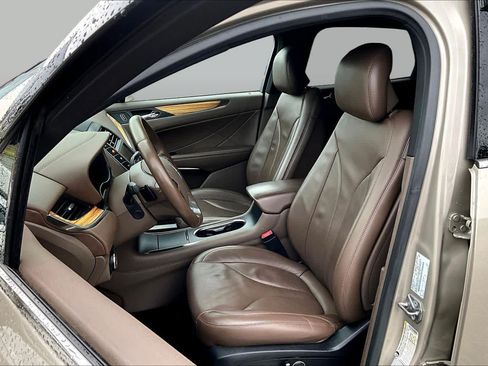 Used 2015 Lincoln MKC FWD w/ Equipment Group 102A Reserve image 9