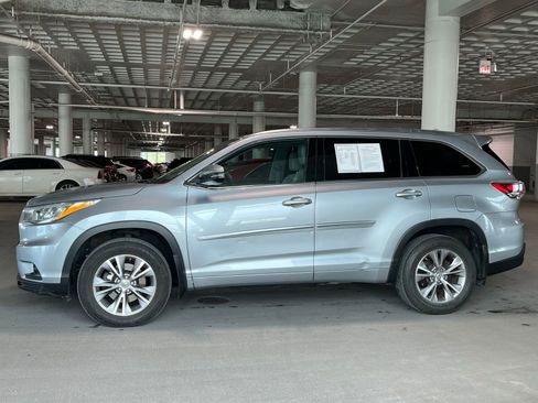 Used 2015 Toyota Highlander XLE AWD/4WD image 7