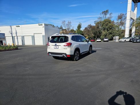 Used 2023 Subaru Forester Touring image 7