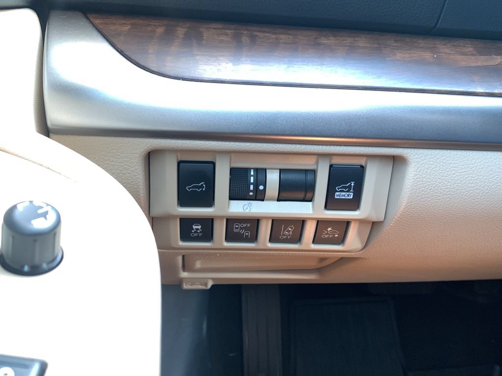 Used 2018 Subaru Outback 2.5i Limited AWD/4WD image 29