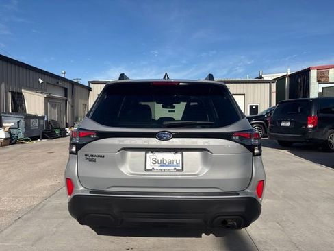 Used 2025 Subaru Forester Premium w/ Convenience Package #1 AWD/4WD image 6