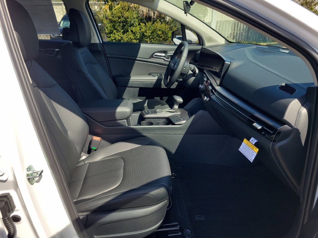 New 2026 Kia Sportage SX FWD image 7