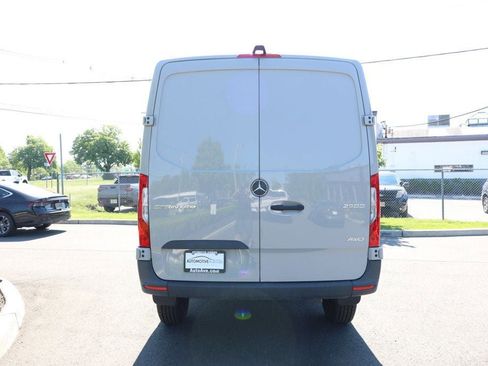 Used 2024 Mercedes-Benz Sprinter 2500 image 4