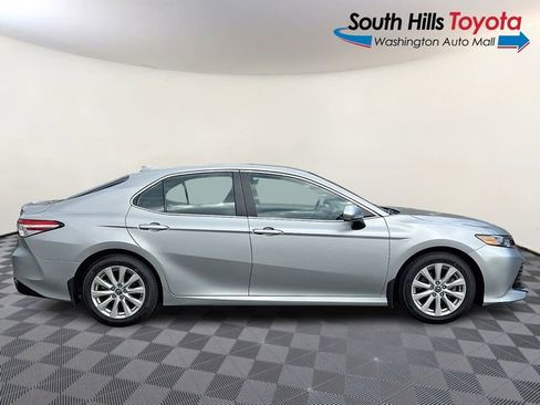Used 2020 Toyota Camry LE image 7