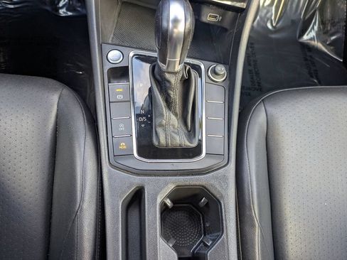 Used 2019 Volkswagen Jetta SEL FWD image 19