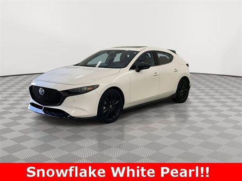 Used 2025 MAZDA MAZDA3 Hatchback w/ Appearance Package image 4