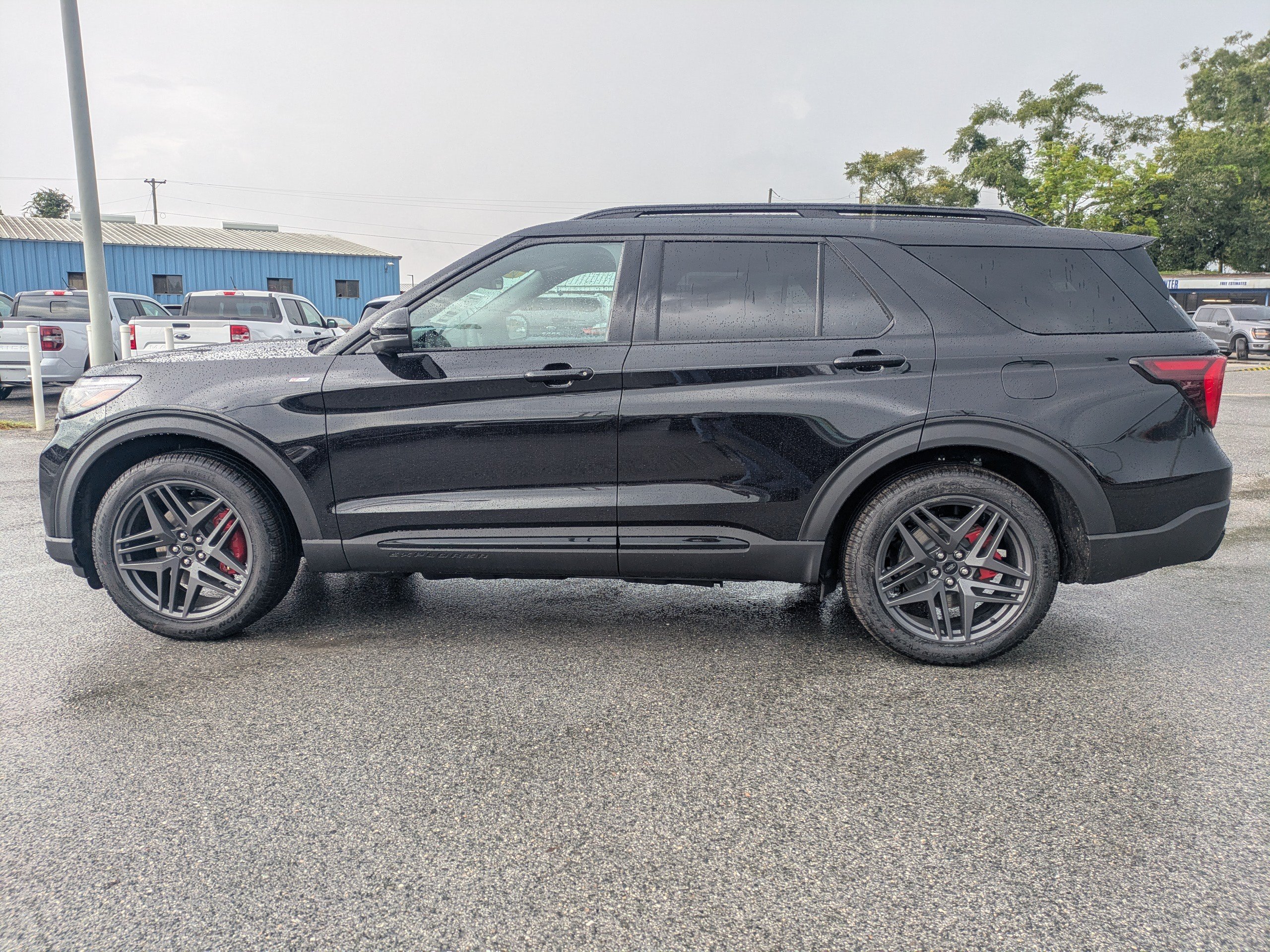 New 2026 Ford Explorer ST-Line w/ ST-Line Street Pack RWD image 7