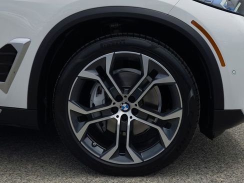 Certified 2024 BMW X5 xDrive40i w/ Premium Package AWD/4WD image 7