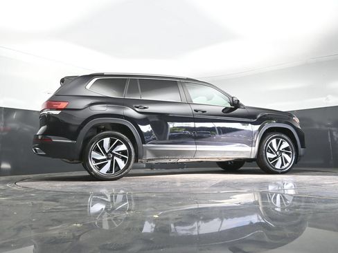 Used 2025 Volkswagen Atlas SEL AWD/4WD image 38