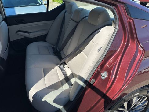 Used 2025 Nissan Altima 2.5 SV image 38