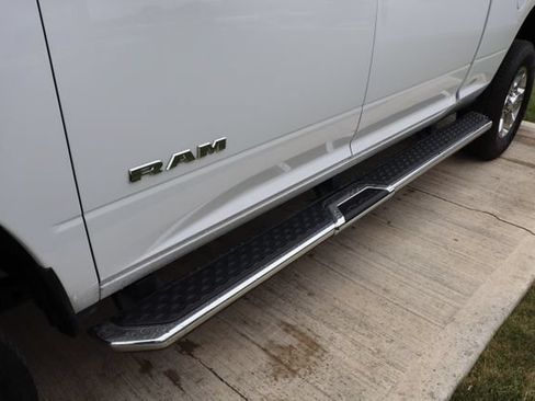 Used 2025 RAM 2500 Big Horn AWD/4WD image 34