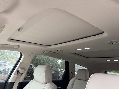 Certified 2023 Buick Enclave Avenir w/ Avenir Technology Package image 16