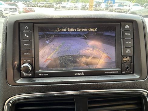 Used 2018 Dodge Grand Caravan SE FWD image 21