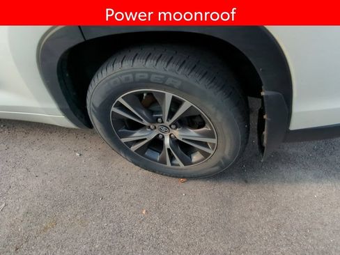 Used 2016 Toyota Highlander XLE AWD/4WD image 5