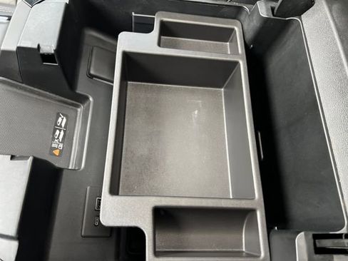 Used 2024 Chevrolet Silverado 2500 ZR2 w/ Technology Package image 21