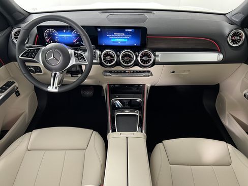 New 2026 Mercedes-Benz GLB 250 4MATIC image 23