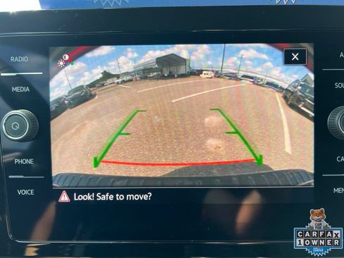 Used 2025 Volkswagen Jetta SE FWD image 34