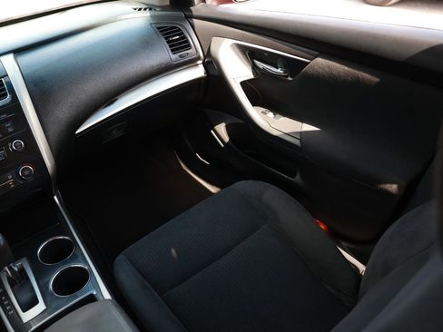 Used 2014 Nissan Altima 2.5 S FWD image 22