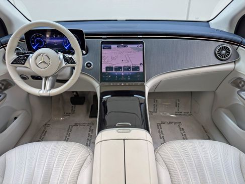 Used 2023 Mercedes-Benz EQE 500 4MATIC SUV w/ Exclusive Trim Package image 11