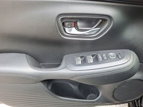 Used 2023 Honda HR-V EX-L image 13