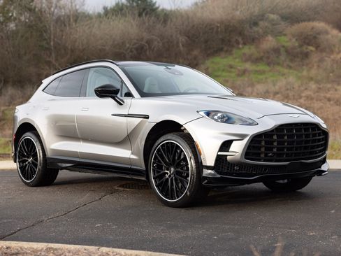 Used 2023 Aston Martin DBX 707 image 11
